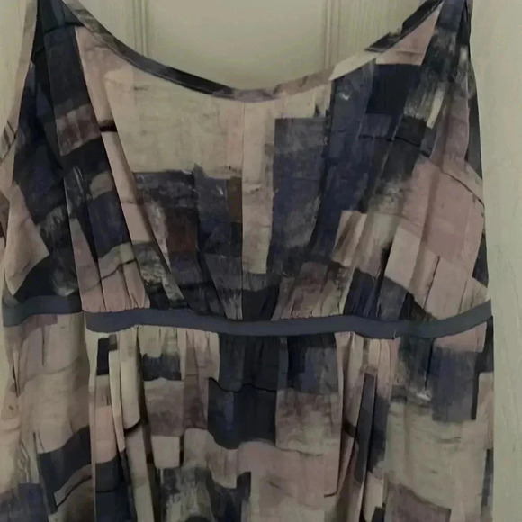 Abstract Print Midi Dress – Flowy & Chic - Picture 3 of 6